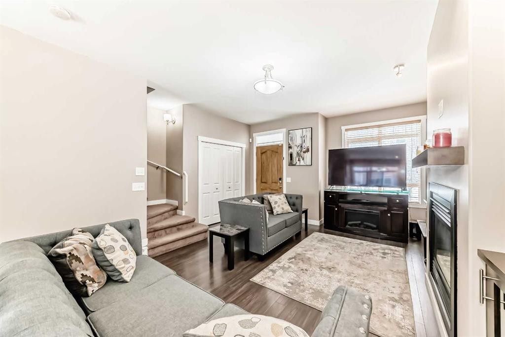 37 Skyview Ranch Gardens Ne, Calgary, AB - Indoor Photo Showing Living Room