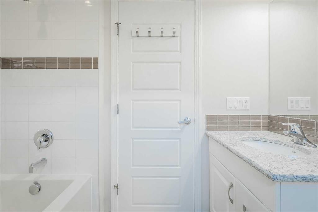 271 Windford Crescent Sw, Airdrie, AB - Indoor Photo Showing Bathroom