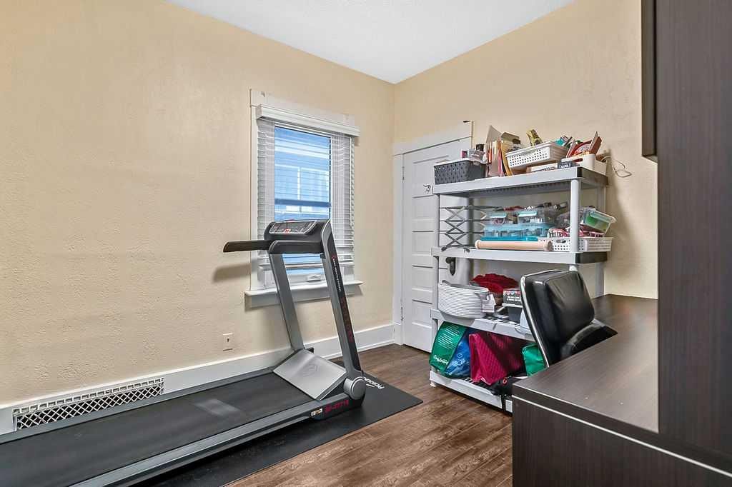 3510 21 Street Sw, Calgary, AB - Indoor Photo Showing Gym Room