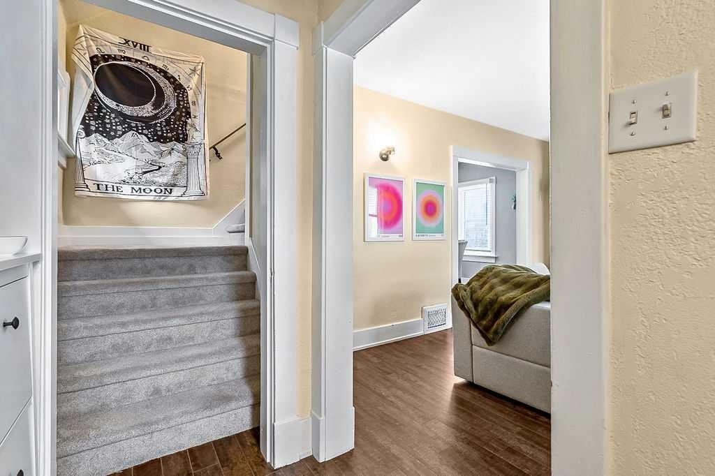 3510 21 Street Sw, Calgary, AB - Indoor Photo Showing Other Room