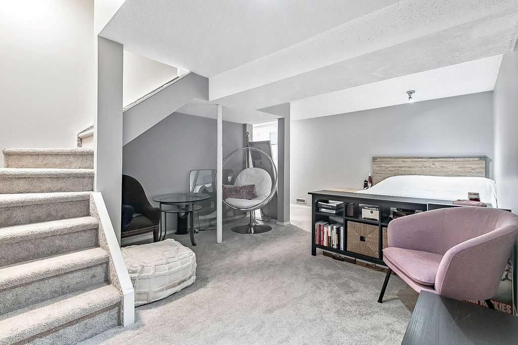 3510 21 Street Sw, Calgary, AB - Indoor