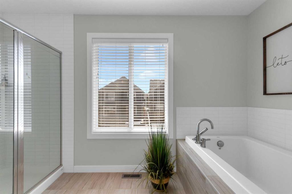 21 Masters Place Se, Calgary, AB
