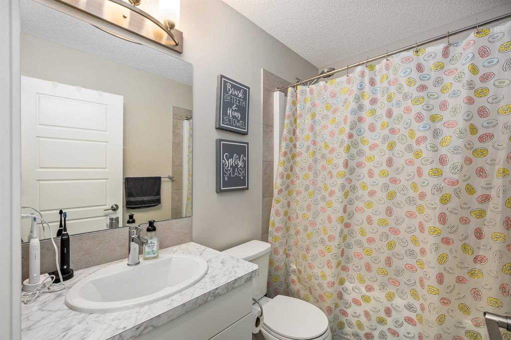 265 Seton Circle Se, Calgary, AB - Indoor Photo Showing Bathroom