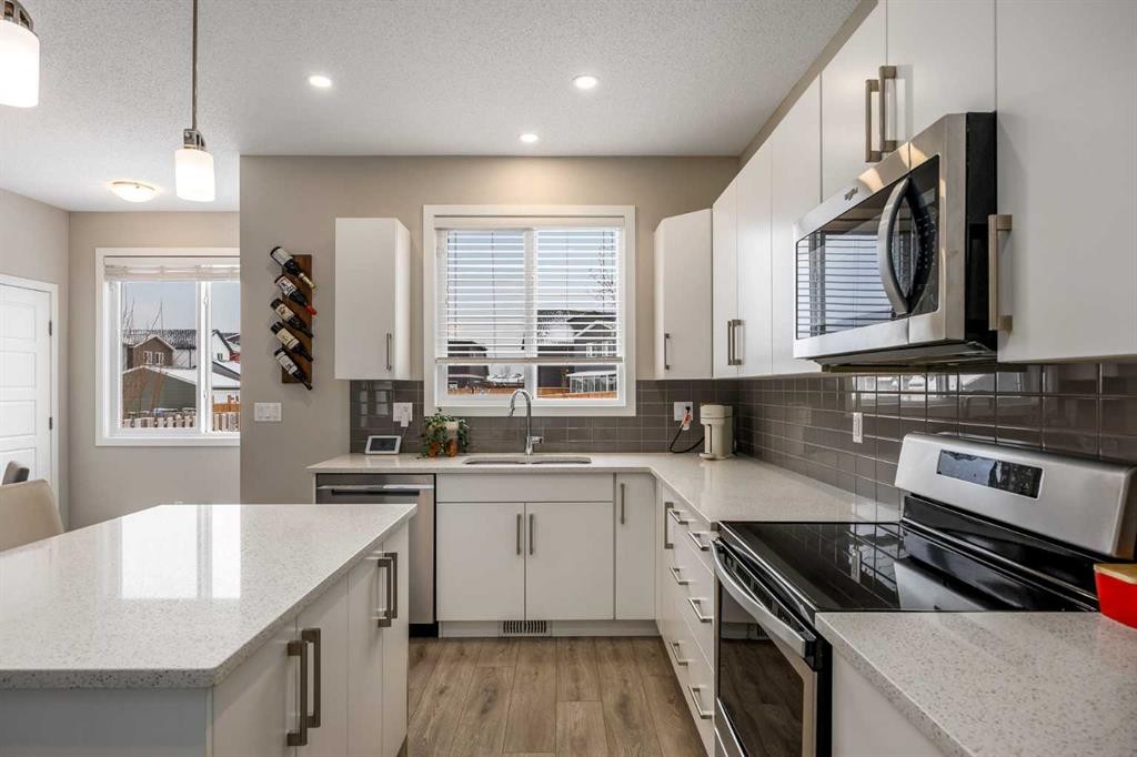265 Seton Circle Se, Calgary, AB - Indoor Photo Showing Kitchen With Upgraded Kitchen