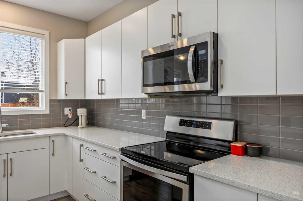 265 Seton Circle Se, Calgary, AB - Indoor Photo Showing Kitchen With Upgraded Kitchen