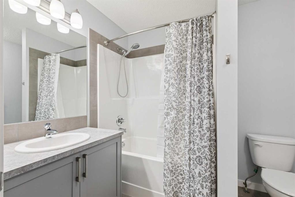 27 Masters Manor Se, Calgary, AB - Indoor
