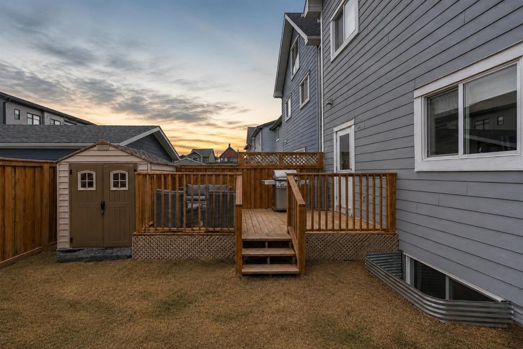 27 Masters Manor Se, Calgary, AB - Outdoor With Exterior