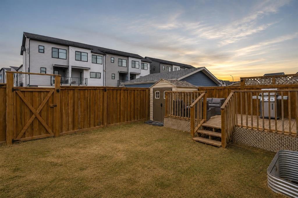 27 Masters Manor Se, Calgary, AB - Outdoor