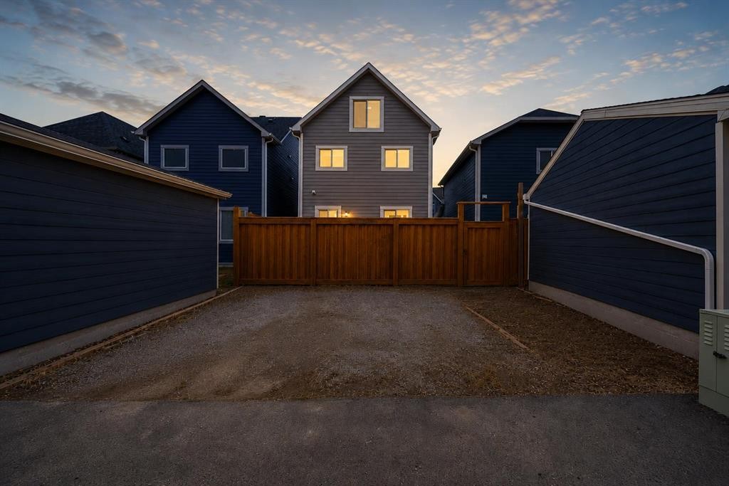 27 Masters Manor Se, Calgary, AB - Outdoor