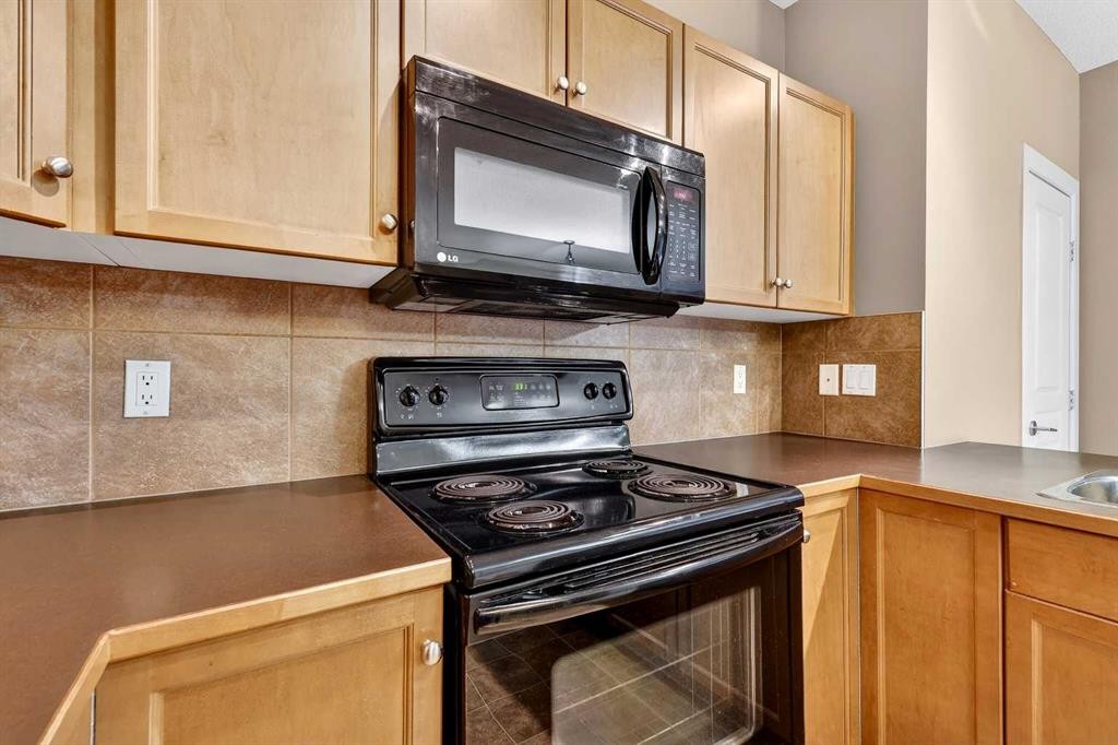 137-52 Cranfield Link Se, Calgary, AB - Indoor Photo Showing Kitchen