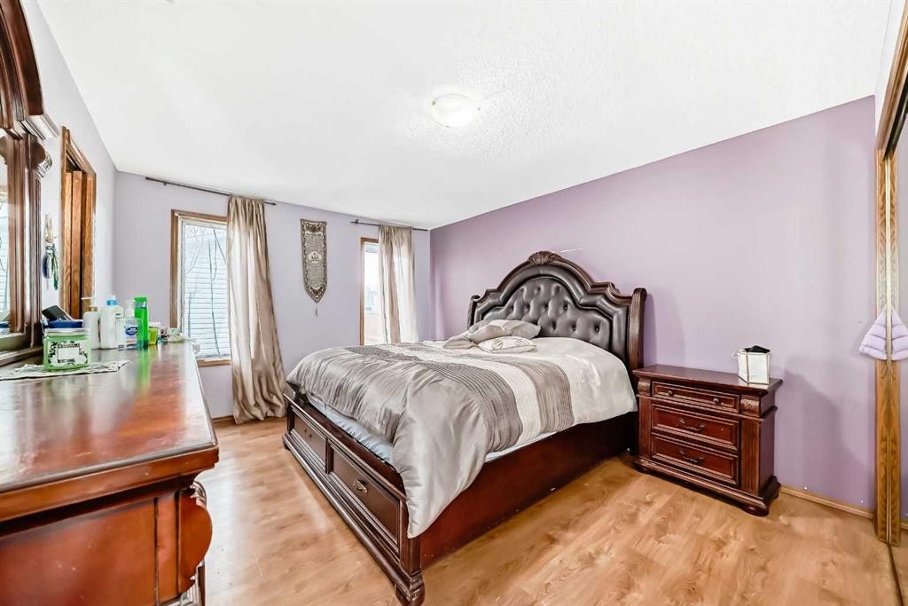 5411 Temple Road Ne, Calgary, AB - Indoor Photo Showing Bedroom