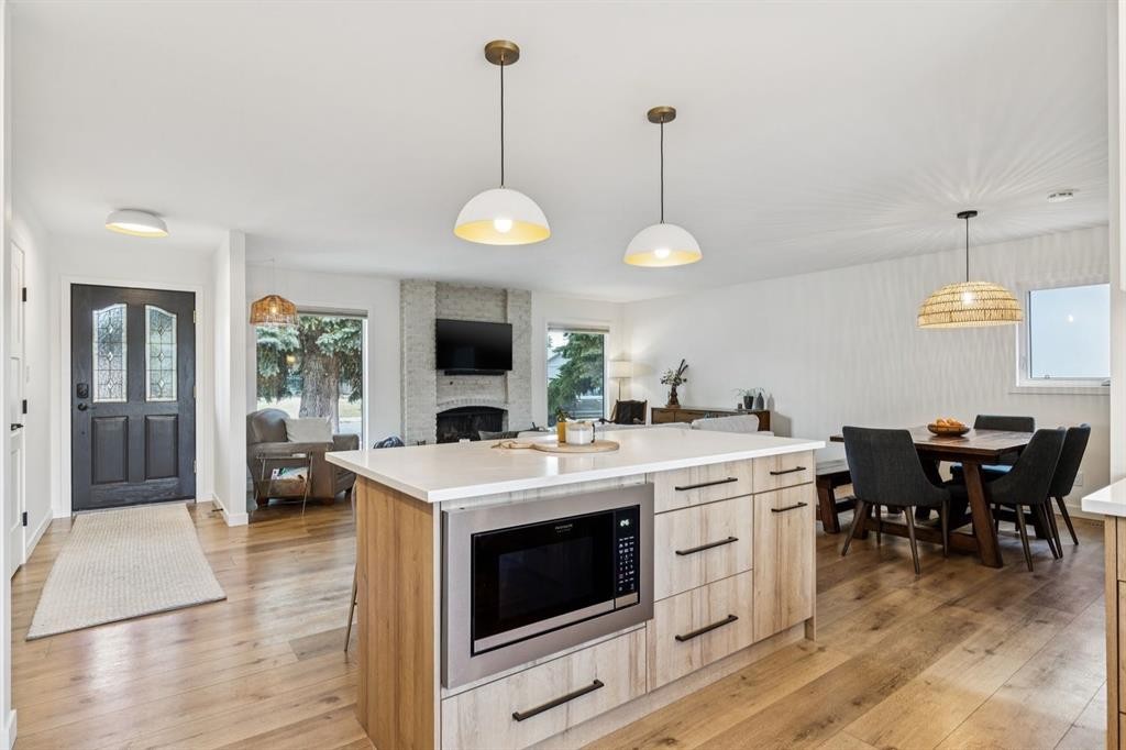 931 Parkwood Drive Se, Calgary, AB - Indoor