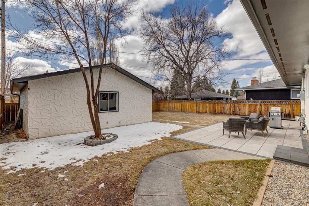 931 Parkwood Drive Se, Calgary, AB - Outdoor