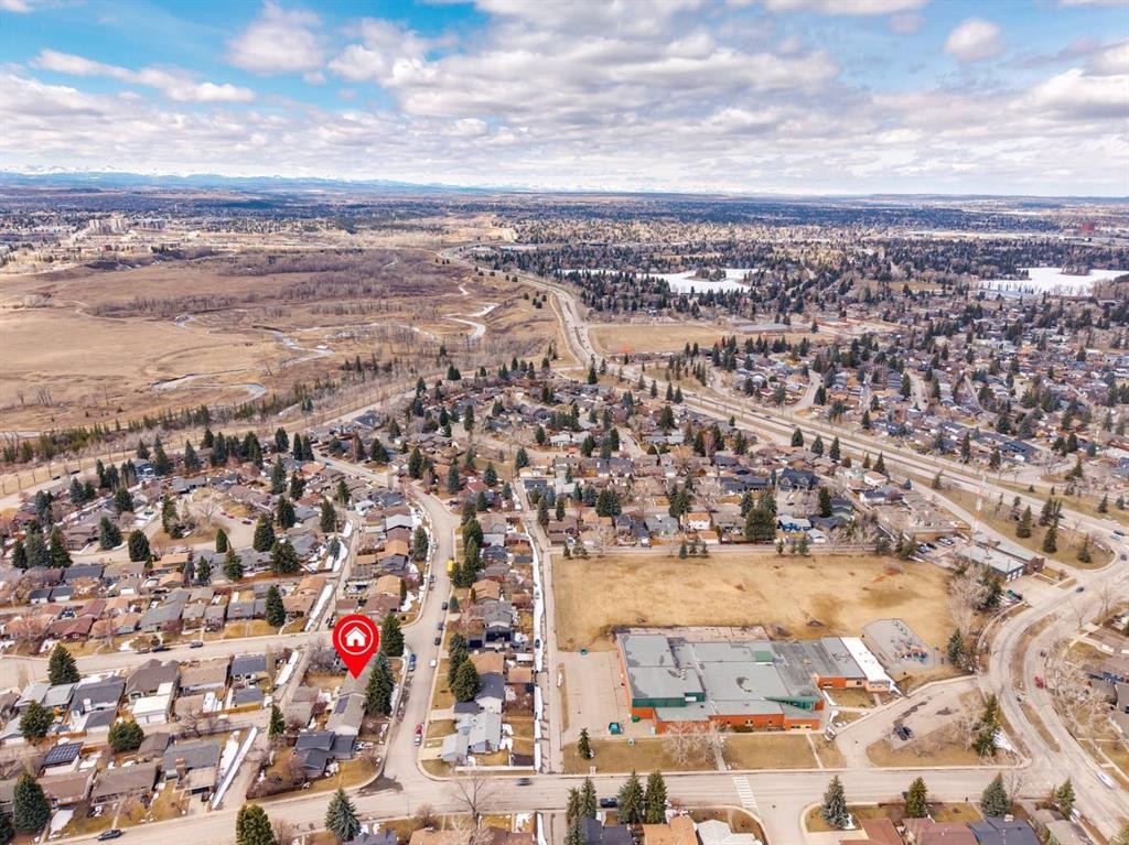 931 Parkwood Drive Se, Calgary, AB - Outdoor With View