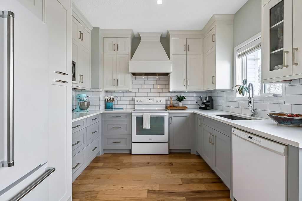 119 Citadel Lane Nw, Calgary, AB - Indoor Photo Showing Kitchen