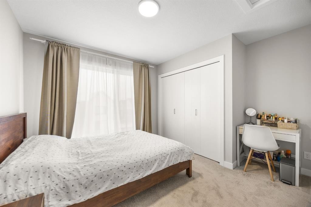 306 Evanscrest Square Nw, Calgary, AB - Indoor Photo Showing Bedroom