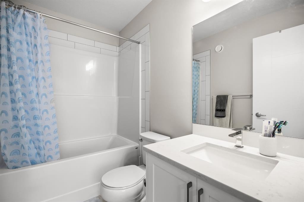306 Evanscrest Square Nw, Calgary, AB - Indoor Photo Showing Bathroom