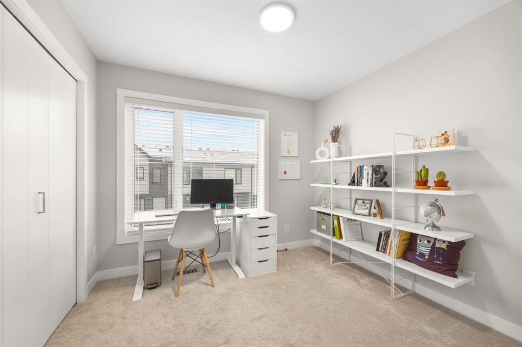 306 Evanscrest Square Nw, Calgary, AB - Indoor Photo Showing Office