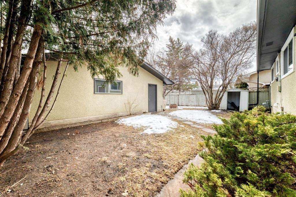 1277 Lake Sylvan Drive Se, Calgary, AB - Outdoor