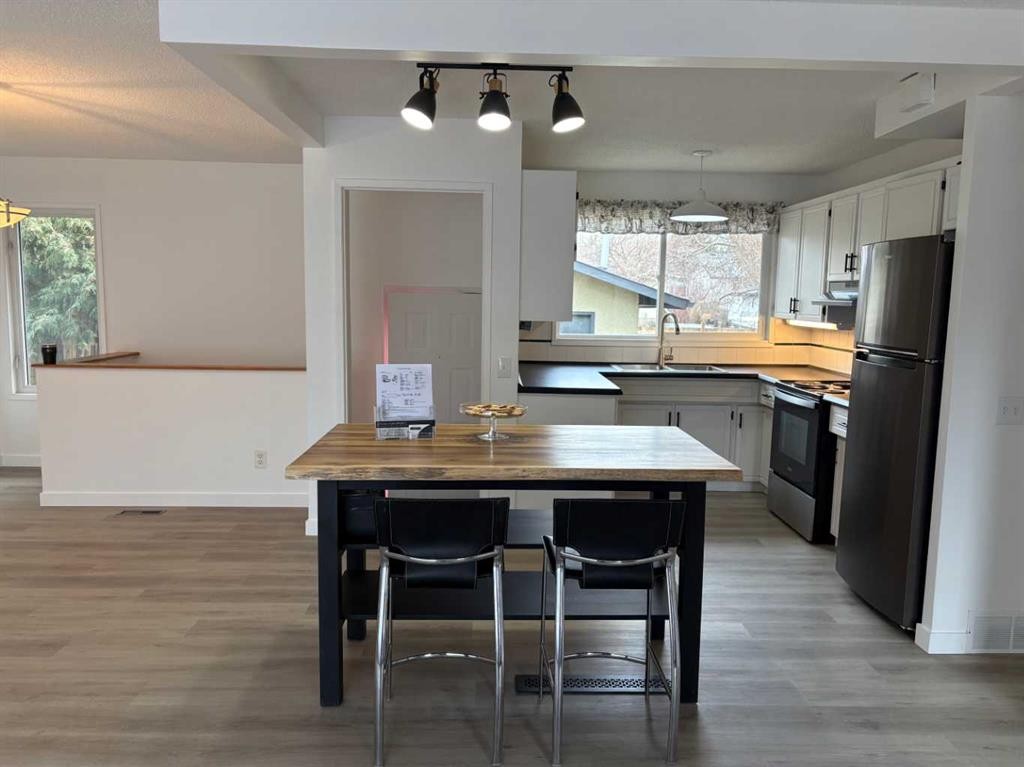 1277 Lake Sylvan Drive Se, Calgary, AB - Indoor