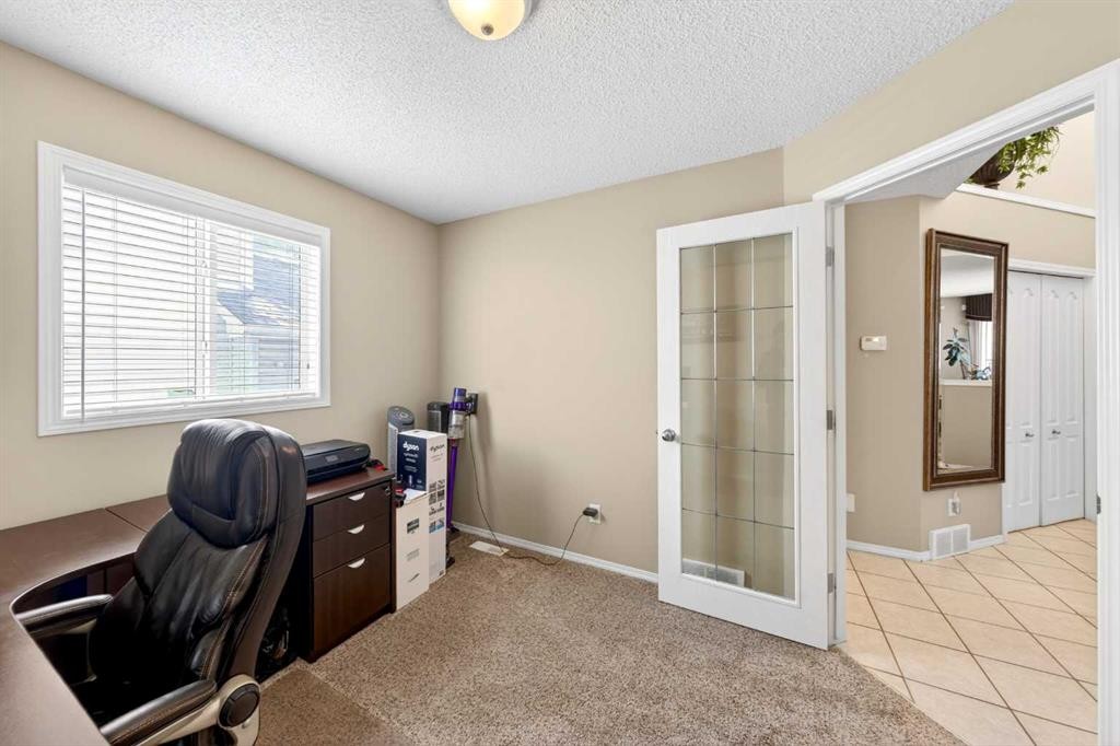 238 Royal Birch View Nw, Calgary, AB - Indoor Photo Showing Office