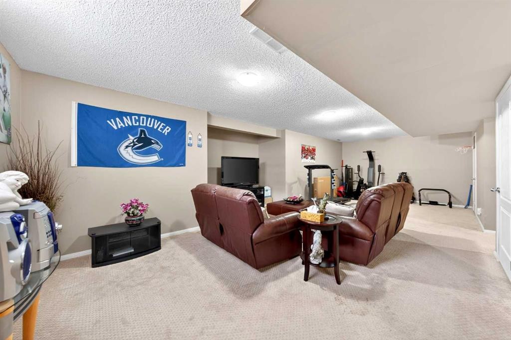 238 Royal Birch View Nw, Calgary, AB - Indoor