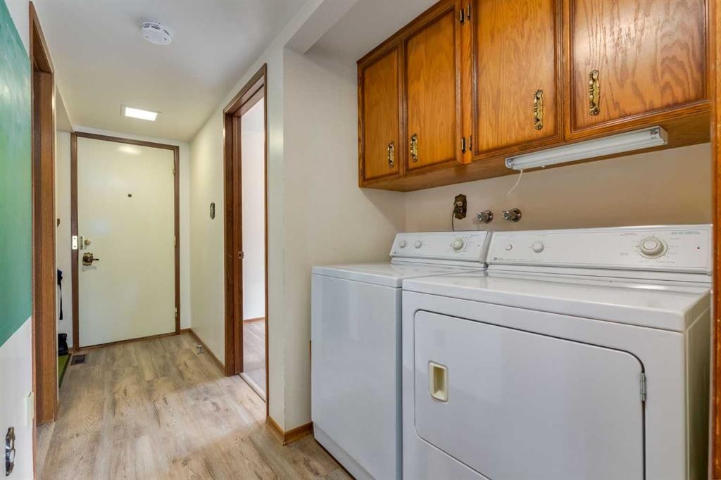 68 Silver Ridge Court Nw, Calgary, AB - Indoor Photo Showing Laundry Room