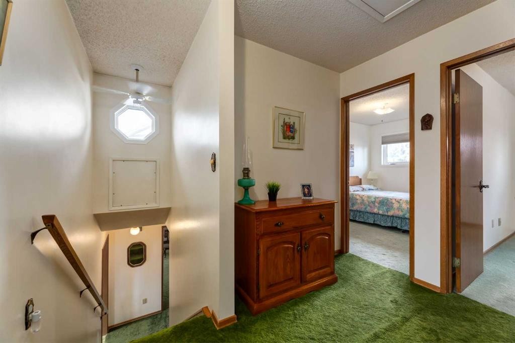 68 Silver Ridge Court Nw, Calgary, AB - Indoor