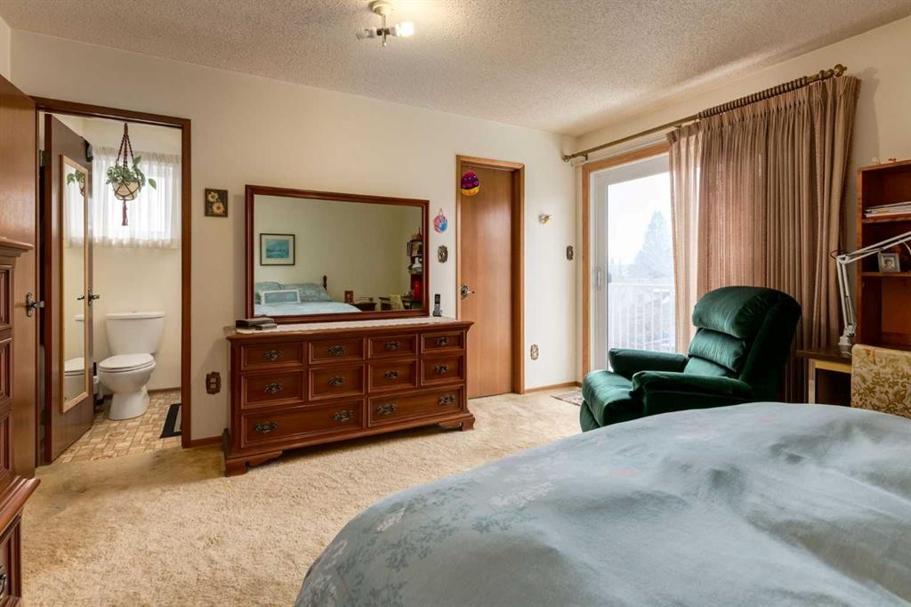 68 Silver Ridge Court Nw, Calgary, AB - Indoor Photo Showing Bedroom