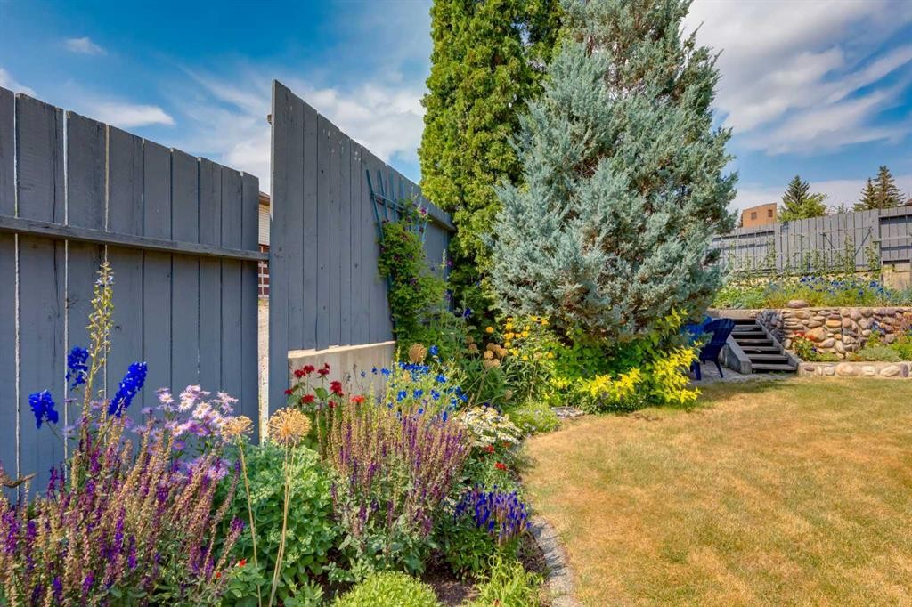 68 Silver Ridge Court Nw, Calgary, AB - Outdoor