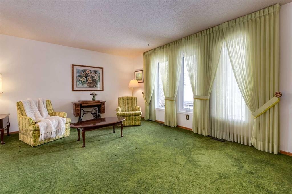 68 Silver Ridge Court Nw, Calgary, AB - Indoor