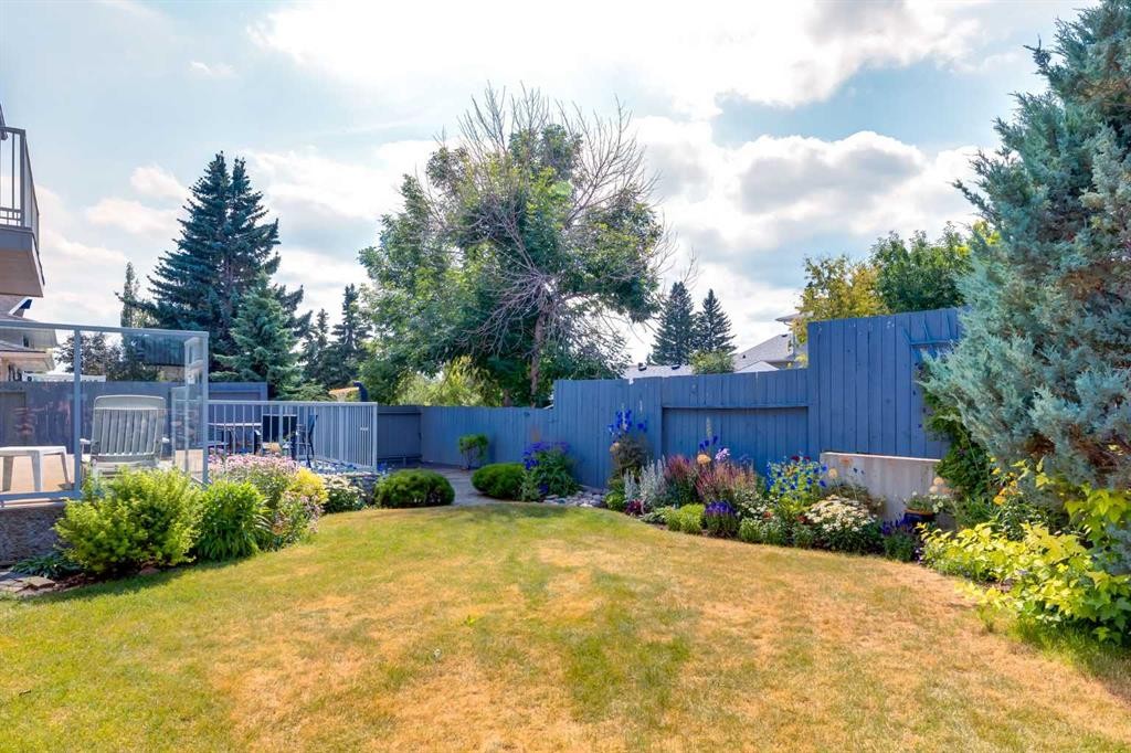 68 Silver Ridge Court Nw, Calgary, AB - Outdoor