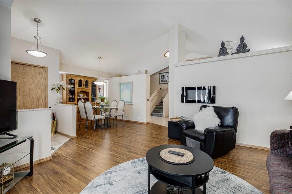 374 Martindale Boulevard Ne, Calgary, AB - Indoor Photo Showing Living Room