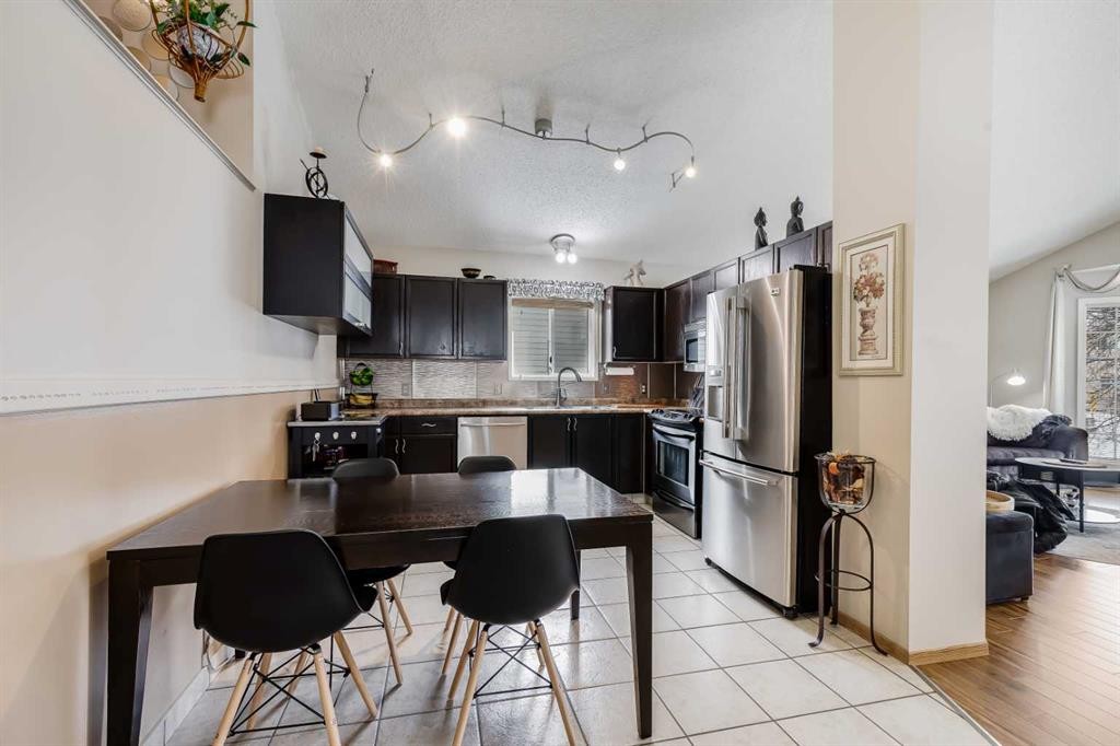 374 Martindale Boulevard Ne, Calgary, AB - Indoor