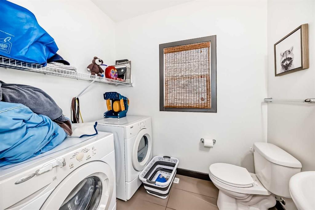 17 Redstone Common Ne, Calgary, AB - Indoor Photo Showing Laundry Room