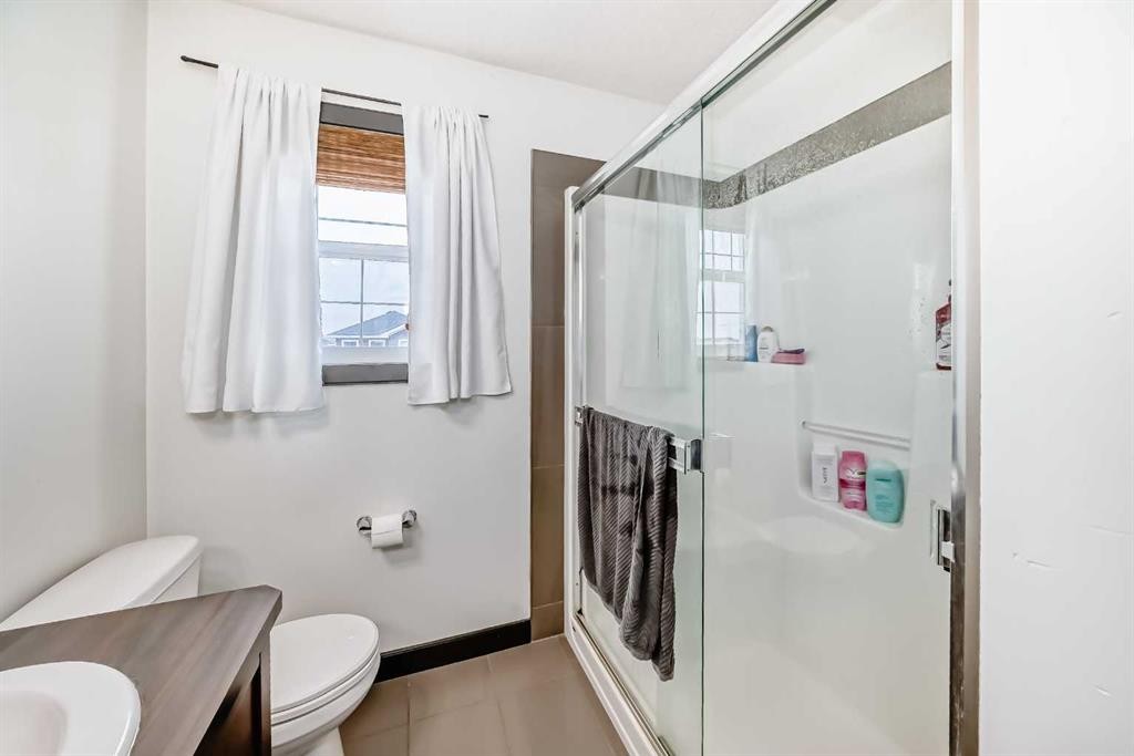 17 Redstone Common Ne, Calgary, AB - Indoor Photo Showing Bathroom