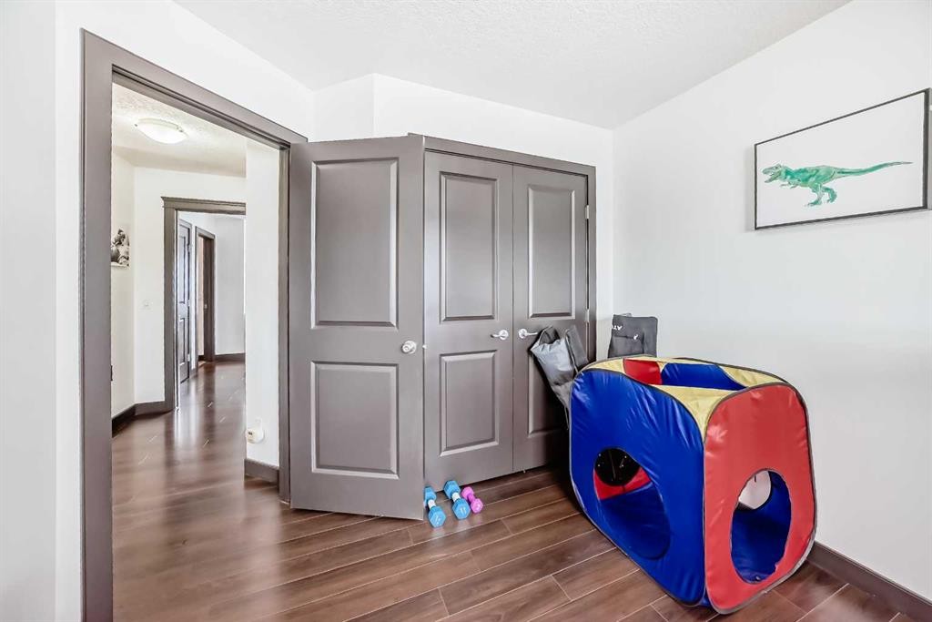 17 Redstone Common Ne, Calgary, AB - Indoor Photo Showing Other Room