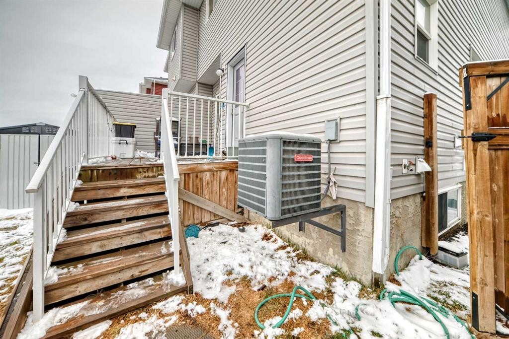 17 Redstone Common Ne, Calgary, AB - Outdoor