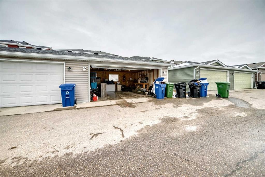 17 Redstone Common Ne, Calgary, AB - Outdoor