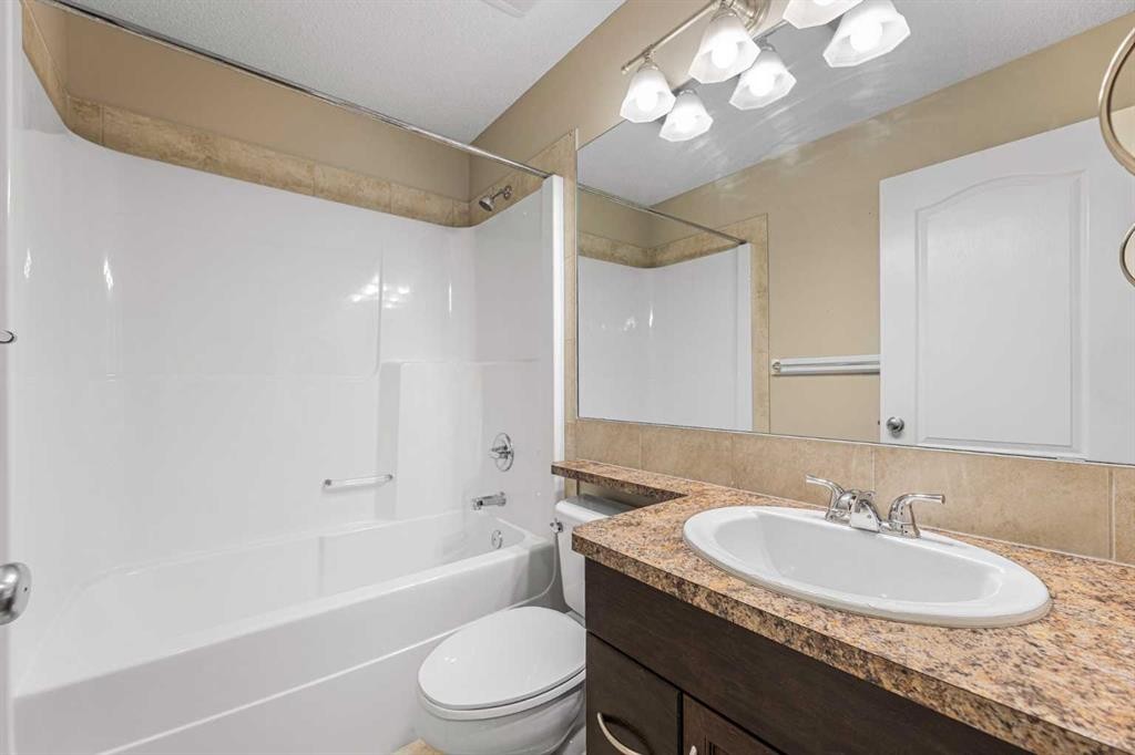 46 Autumn Crescent Se, Calgary, AB - Indoor Photo Showing Bathroom