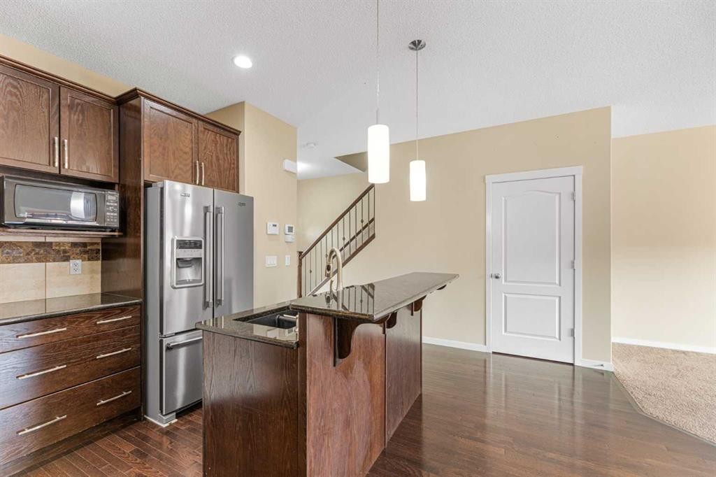46 Autumn Crescent Se, Calgary, AB - Indoor Photo Showing Kitchen