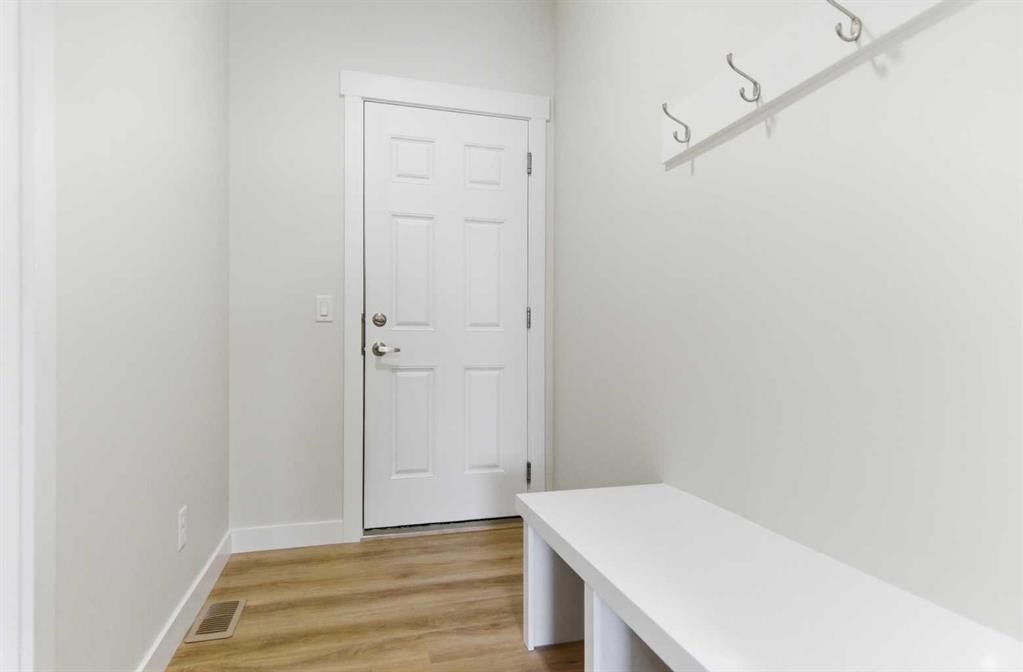358 Corner Glen Way Ne, Calgary, AB - Indoor Photo Showing Other Room