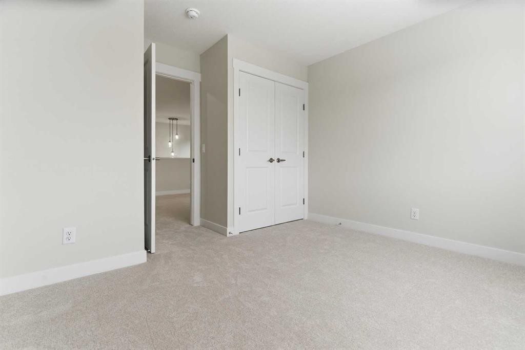 358 Corner Glen Way Ne, Calgary, AB - Indoor Photo Showing Other Room