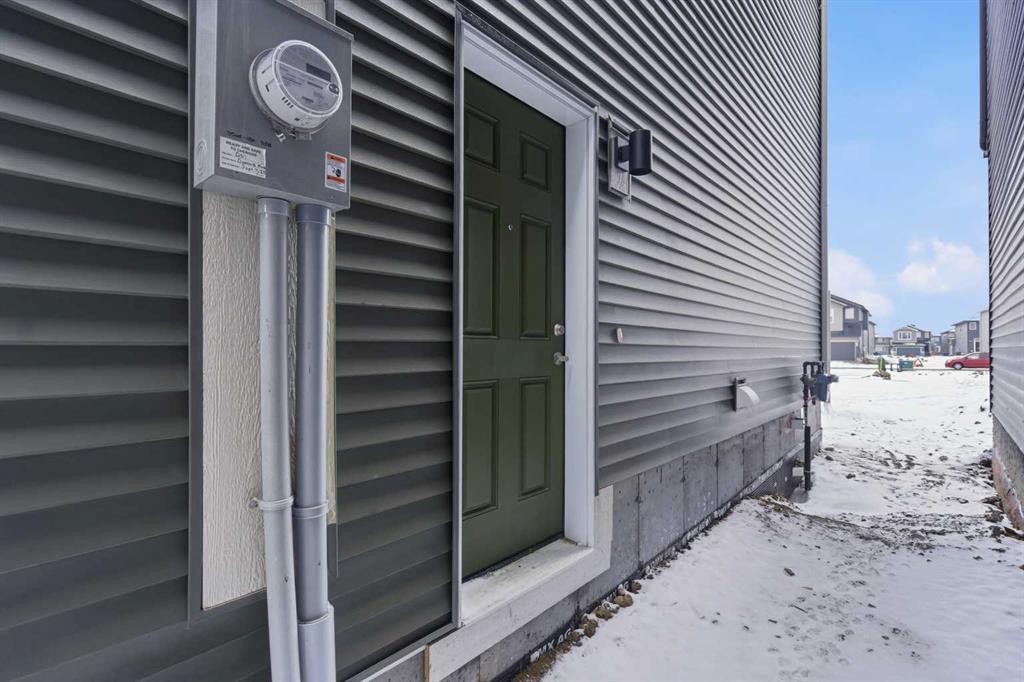 358 Corner Glen Way Ne, Calgary, AB - Outdoor With Exterior