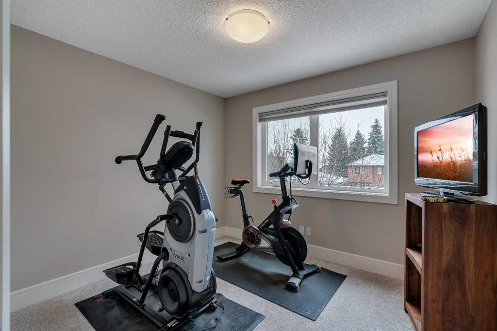 2041 45 Avenue Sw, Calgary, AB - Indoor Photo Showing Gym Room