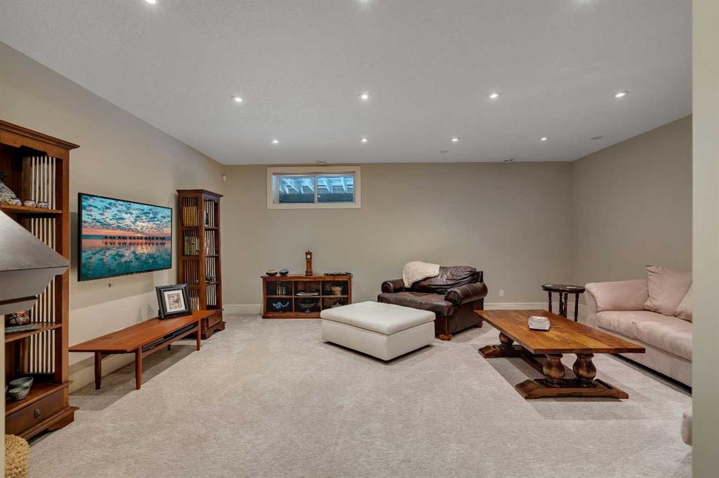 2041 45 Avenue Sw, Calgary, AB - Indoor Photo Showing Basement