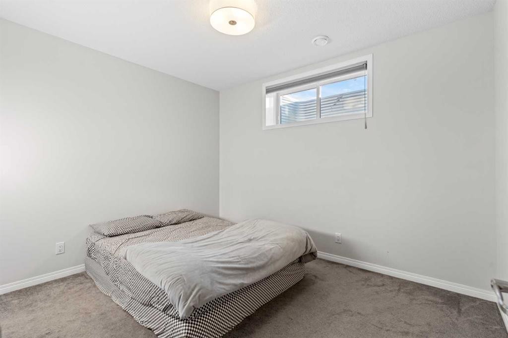 437 Corner Meadows Way Ne, Calgary, AB - Indoor Photo Showing Bedroom