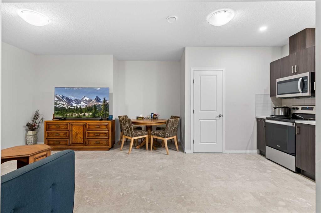 437 Corner Meadows Way Ne, Calgary, AB - Indoor