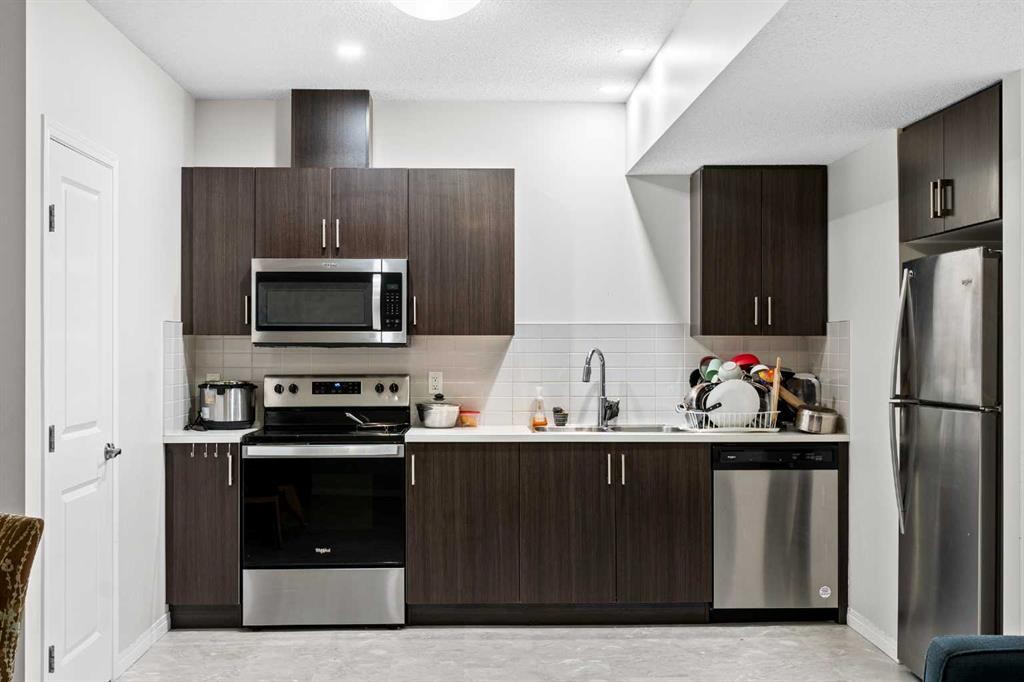 437 Corner Meadows Way Ne, Calgary, AB - Indoor Photo Showing Kitchen With Stainless Steel Kitchen With Double Sink With Upgraded Kitchen