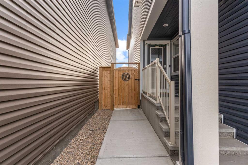 437 Corner Meadows Way Ne, Calgary, AB - Outdoor With Exterior